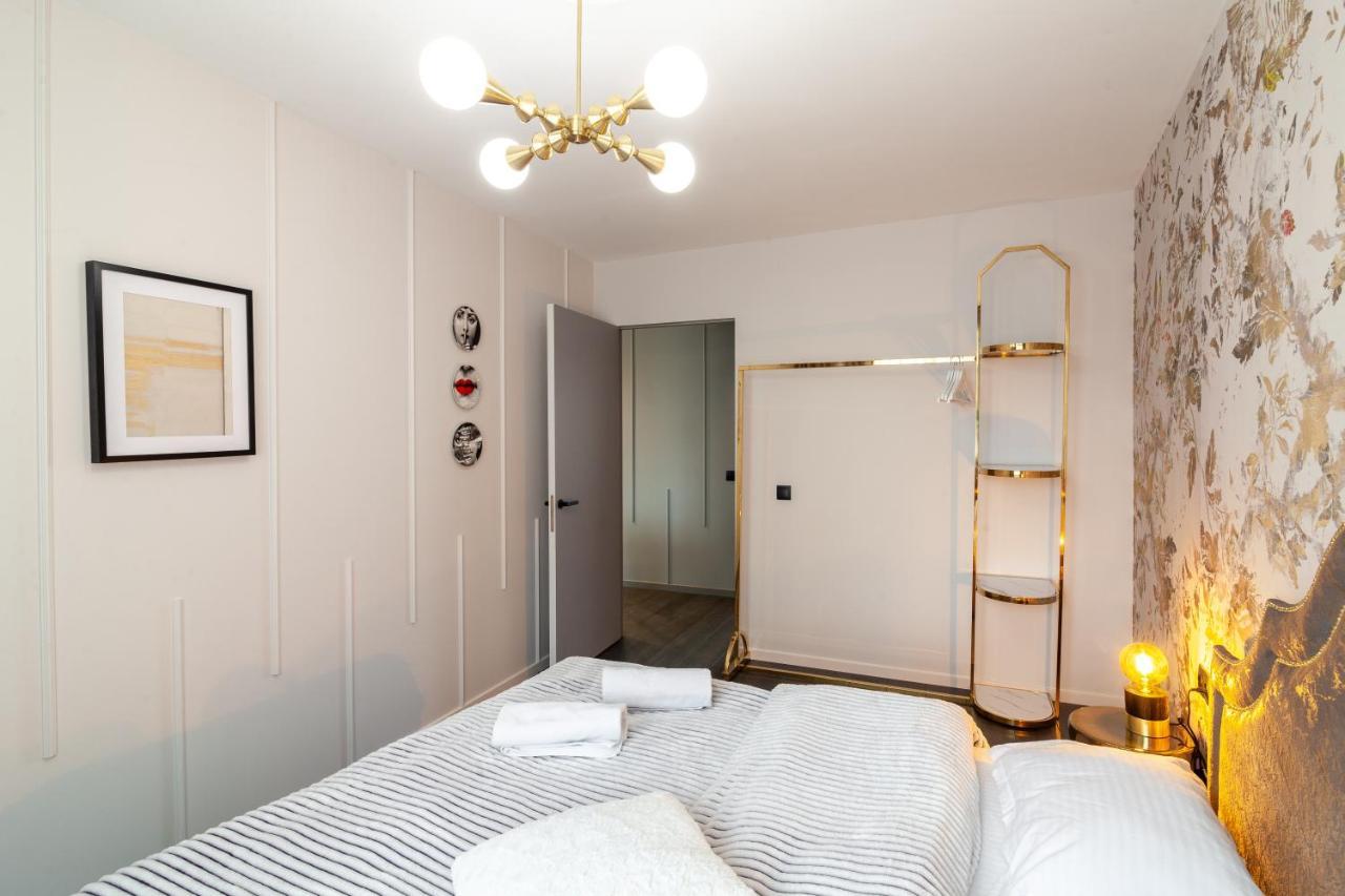 Leogrand Apartments On Svobody Avenue リヴィウ エクステリア 写真