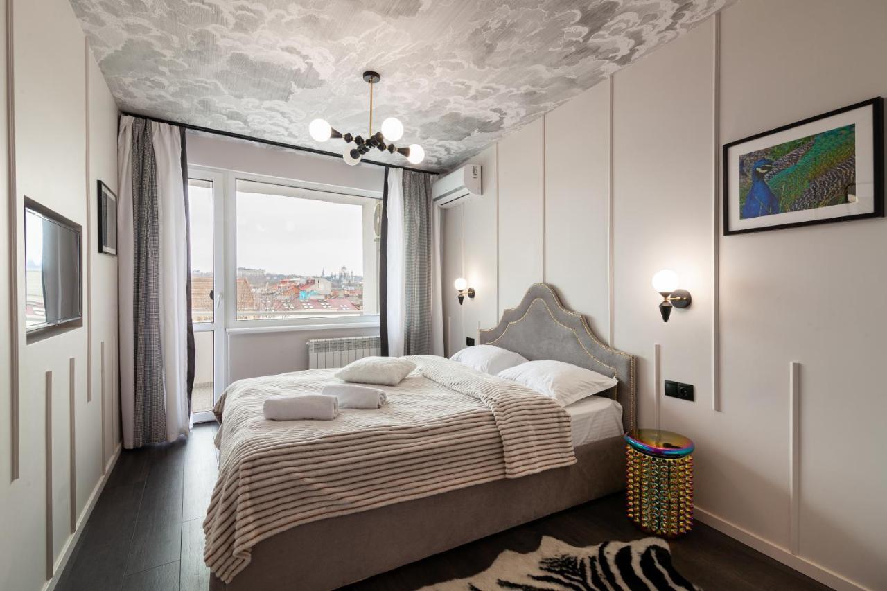 Leogrand Apartments On Svobody Avenue リヴィウ エクステリア 写真